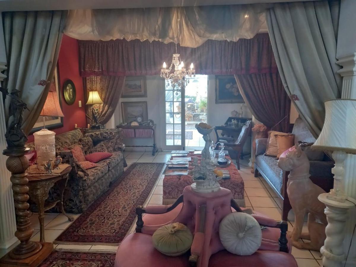 Michael-Angelo Guest House 포체프스트룸 외부 사진